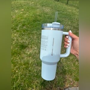 Stanley  Starbucks EXCLUSIVE Spring 2024 Light BLUE 40 oz. Tumbler IN HAND